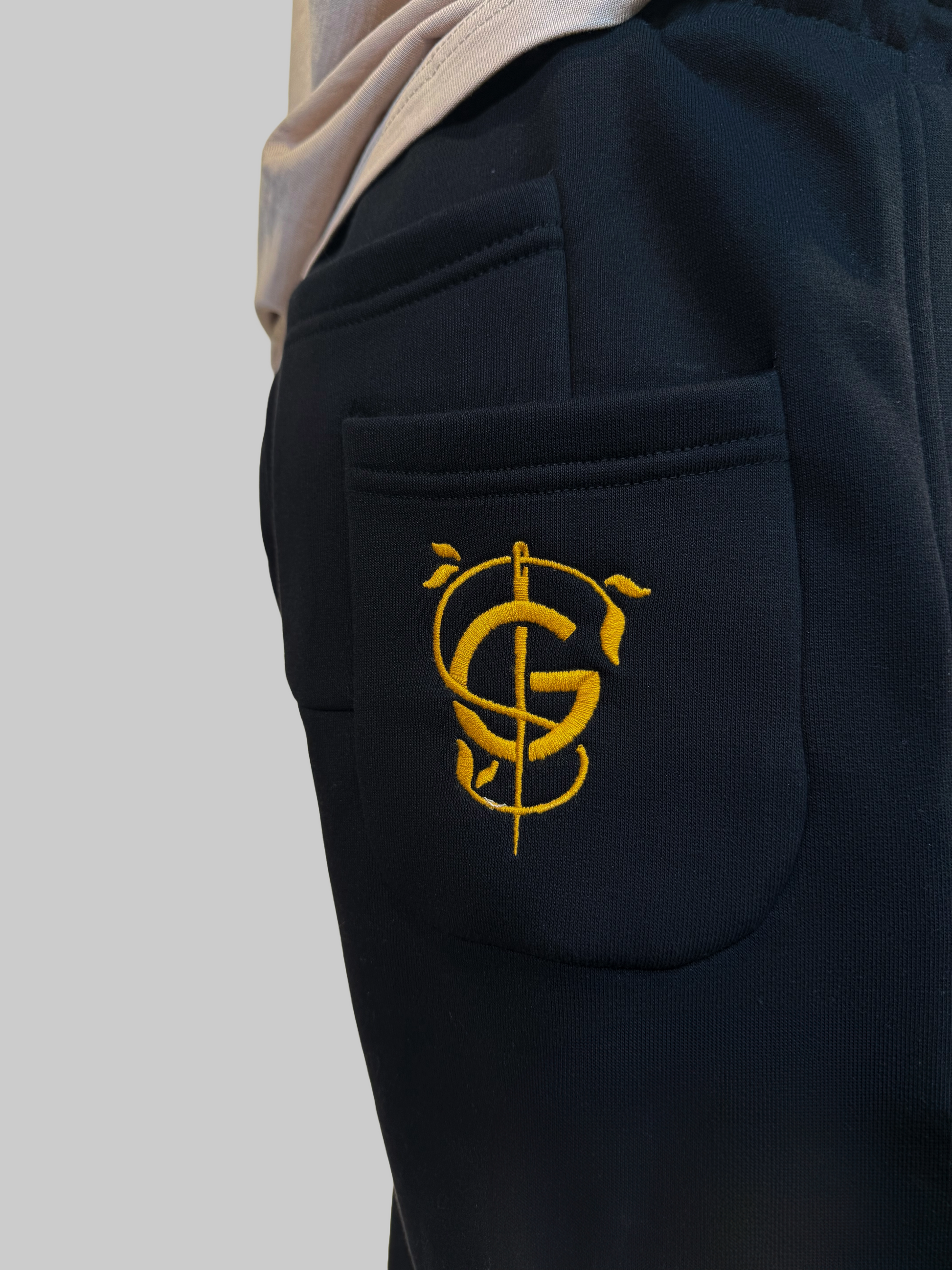 GS Baggy Jogginghose Schwarz - Green Stitches